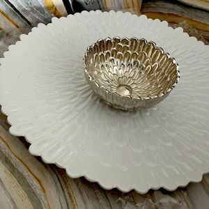 Brand new 
Michael Aram- Chrysanthemum Chip & Dip Set